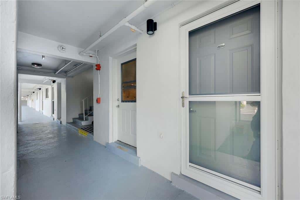 72 7th St #106, Naples, photo 13