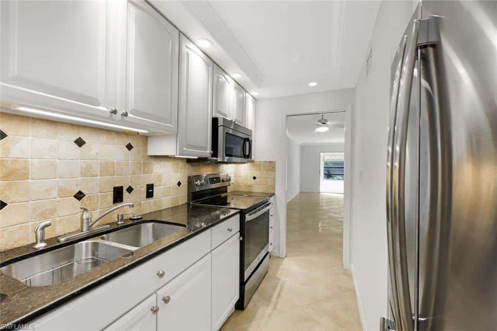 72 7th St #106, Naples, photo 7
