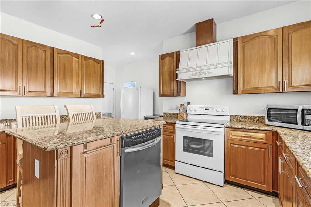 12277 Boat Shell Dr, Matlacha Isles, photo 22