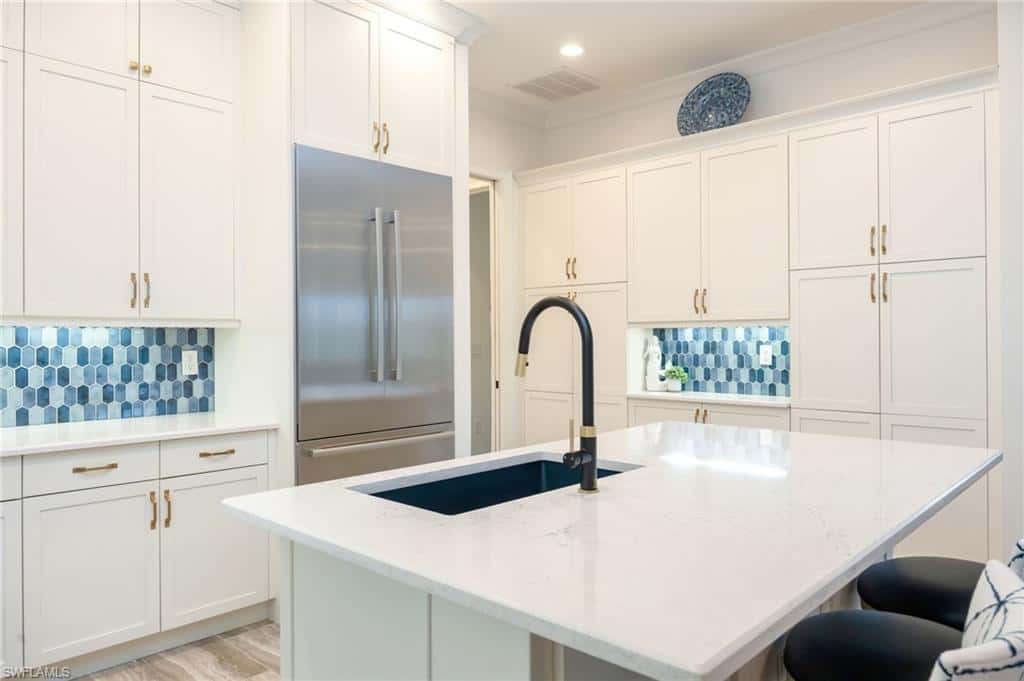 7035 Dominica Dr, Naples, photo 10