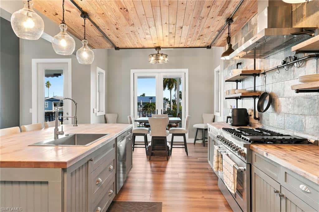 211 Sterling Ave, Fort Myers Beach, photo 11