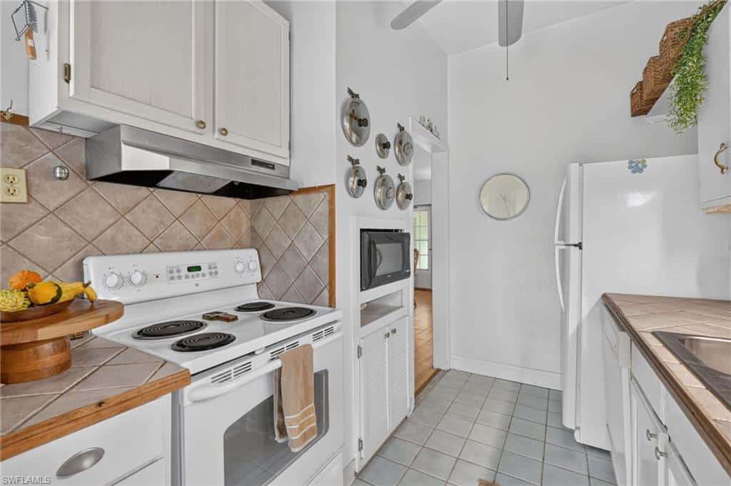 442 Central Ave, Naples, photo 16