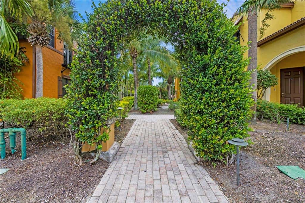 8975 Malibu St #1304, Naples, photo 22