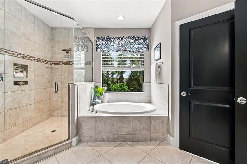 4391 Raffia Palm Cir, Naples, photo 31