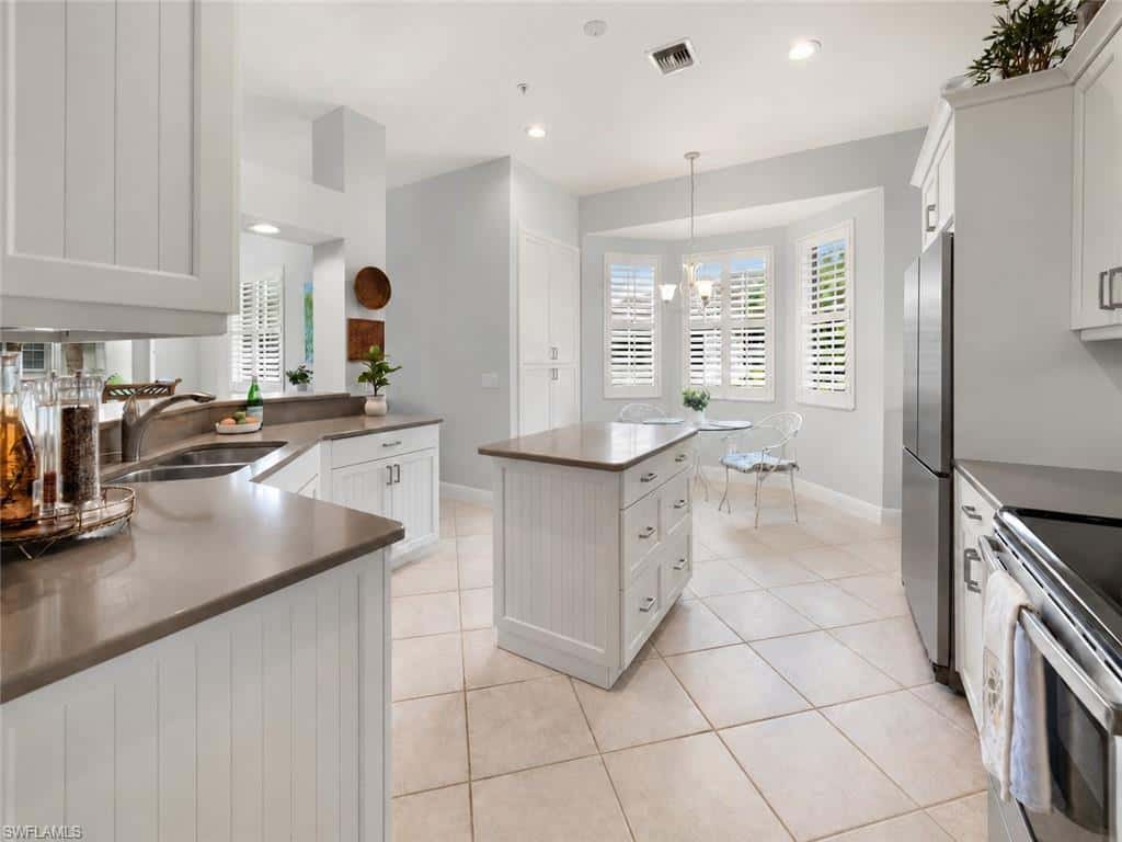 5035 Yacht Harbor Dr #203, Naples, photo 7