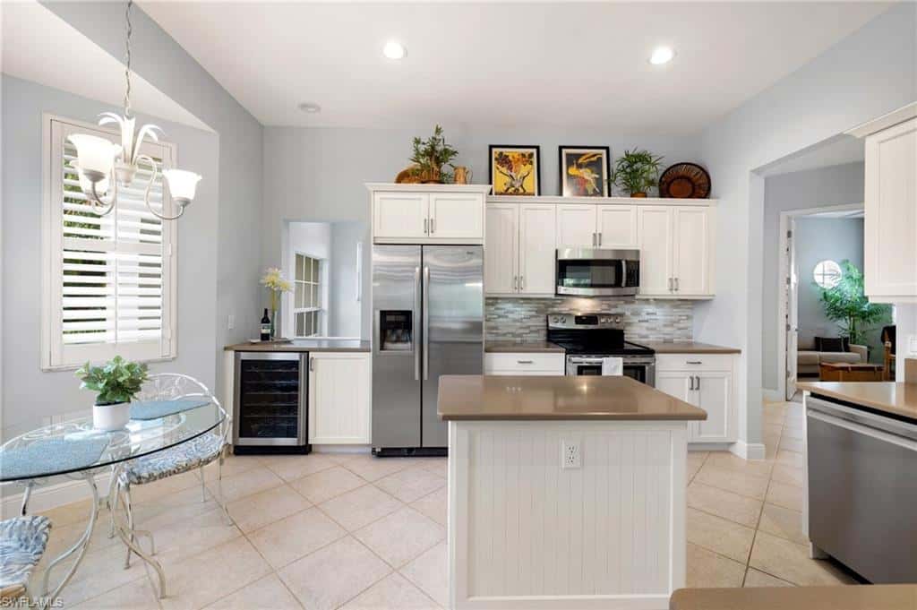 5035 Yacht Harbor Dr #203, Naples, photo 4