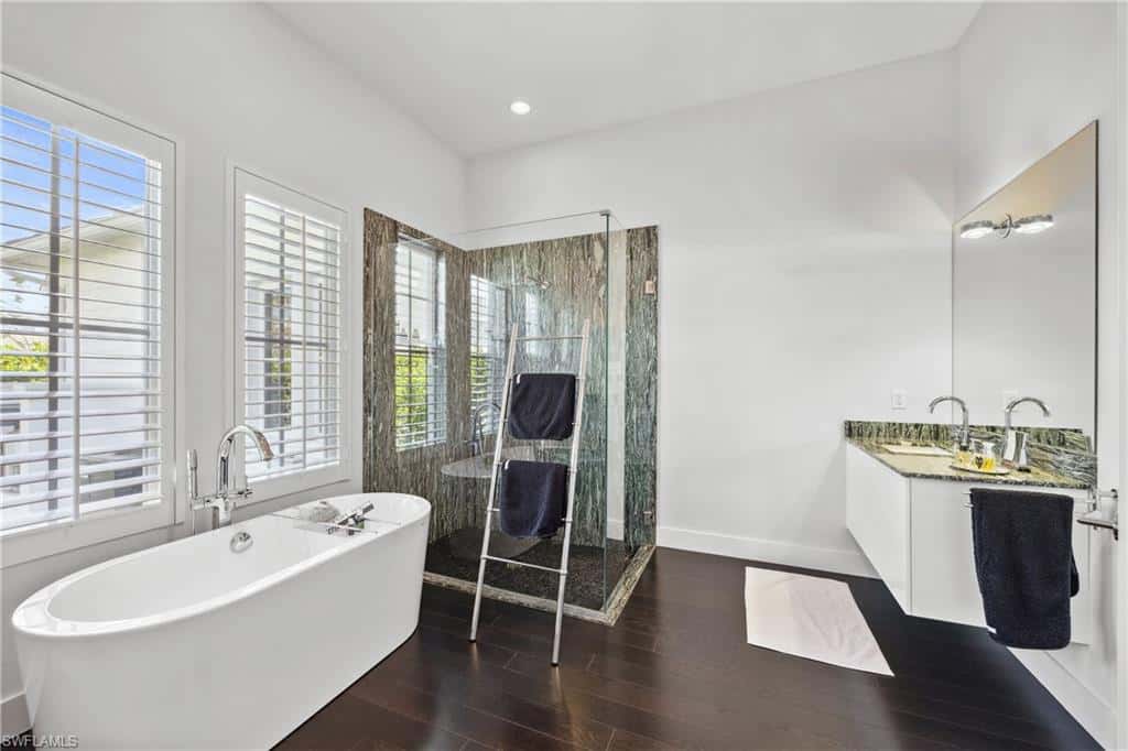 299 Mermaids Bight, Naples, photo 16