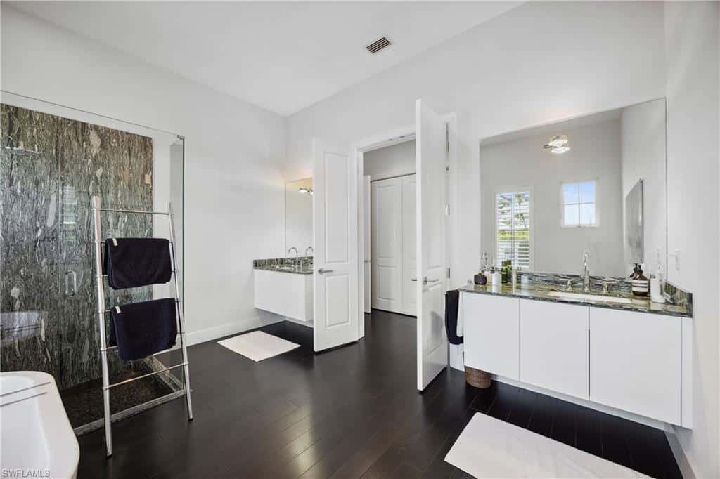 299 Mermaids Bight, Naples, photo 15