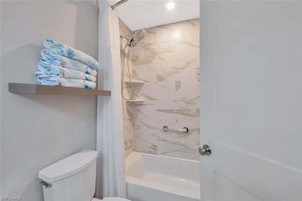 583 Beachwalk Cir #q-203, Naples, photo 24