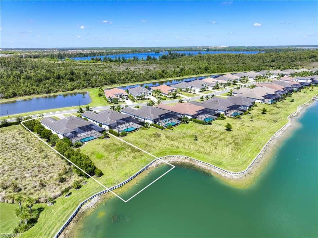 18789 Wildblue Blvd, Estero, photo 5
