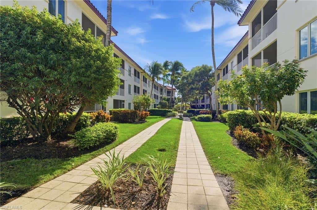 221 9th St #219, Naples, photo 32