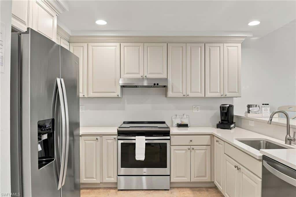 221 9th St #219, Naples, photo 9