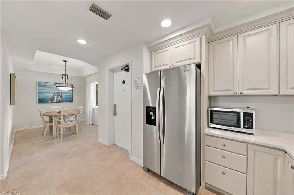 221 9th St #219, Naples, photo 8