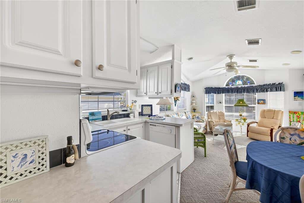 3131 Crystal Lake Dr, Naples, photo 9