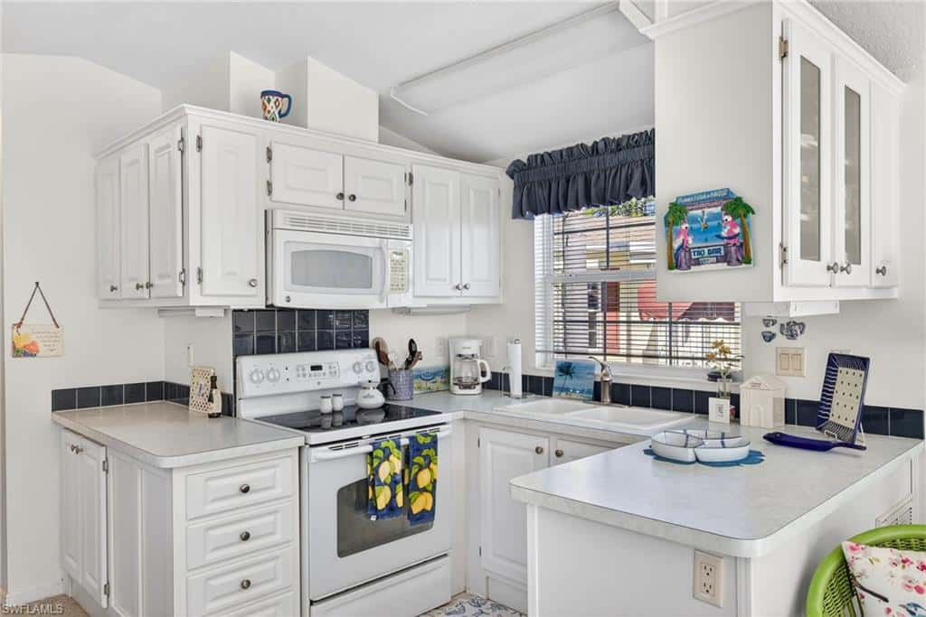 3131 Crystal Lake Dr, Naples, photo 10