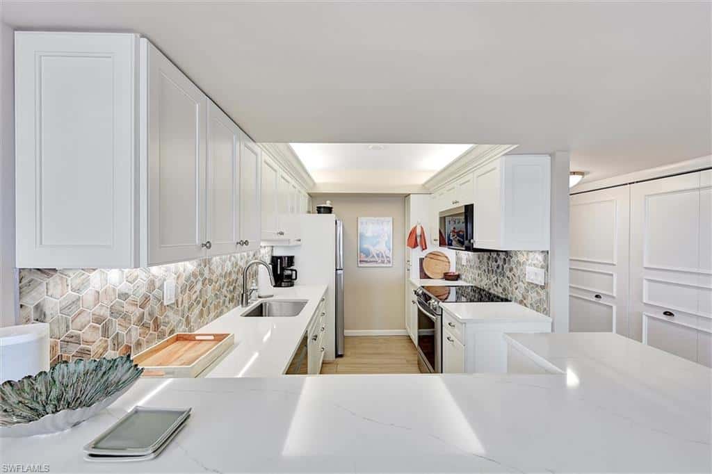 2150 Gulf Shore Blvd #703, Naples, photo 13