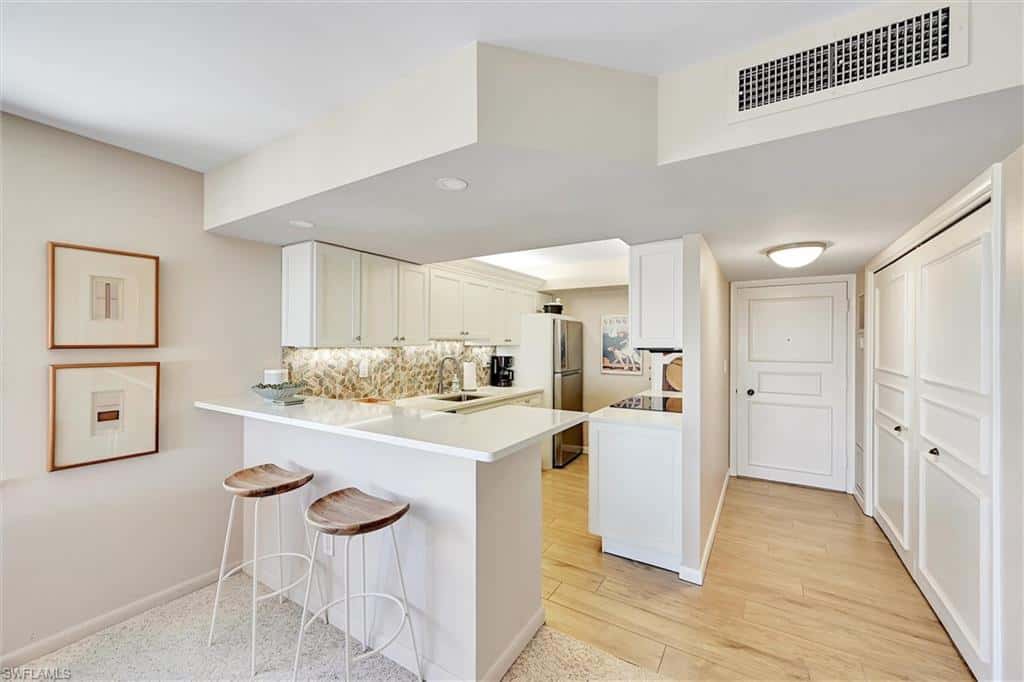 2150 Gulf Shore Blvd #703, Naples, photo 12