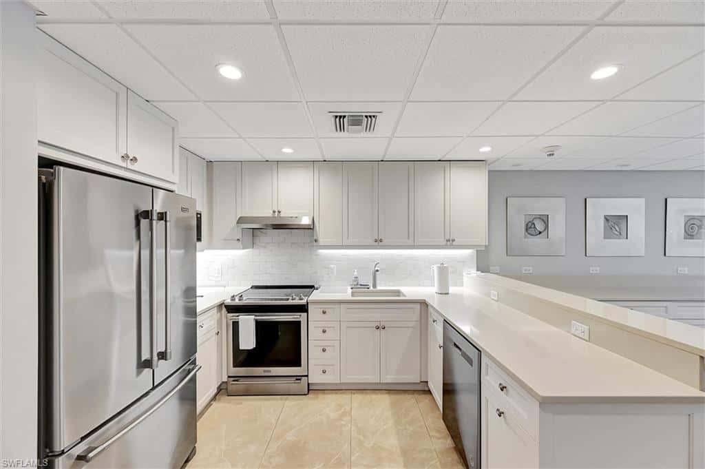 2150 Gulf Shore Blvd #703, Naples, photo 34