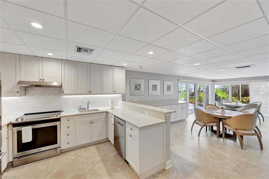 2150 Gulf Shore Blvd #703, Naples, photo 38