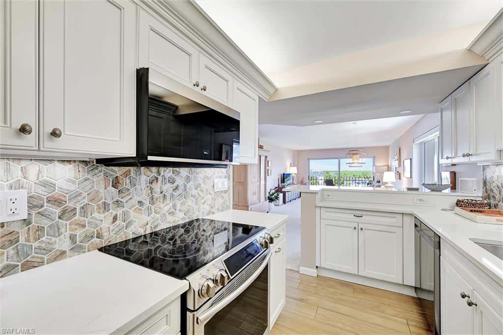 2150 Gulf Shore Blvd #703, Naples, photo 15