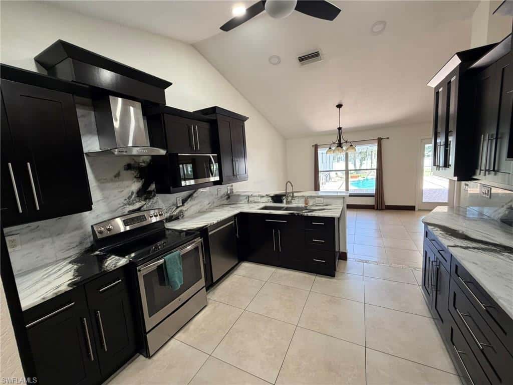 702 Calvin Ave, Lehigh Acres, photo 8