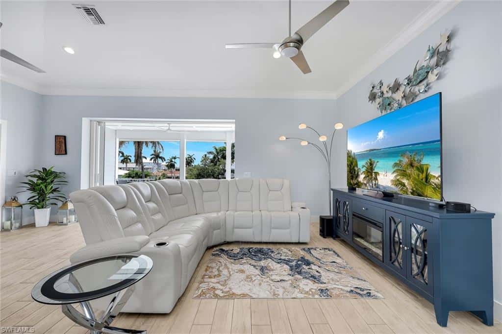 117 Sand Dollar Dr, Fort Myers Beach, photo 10