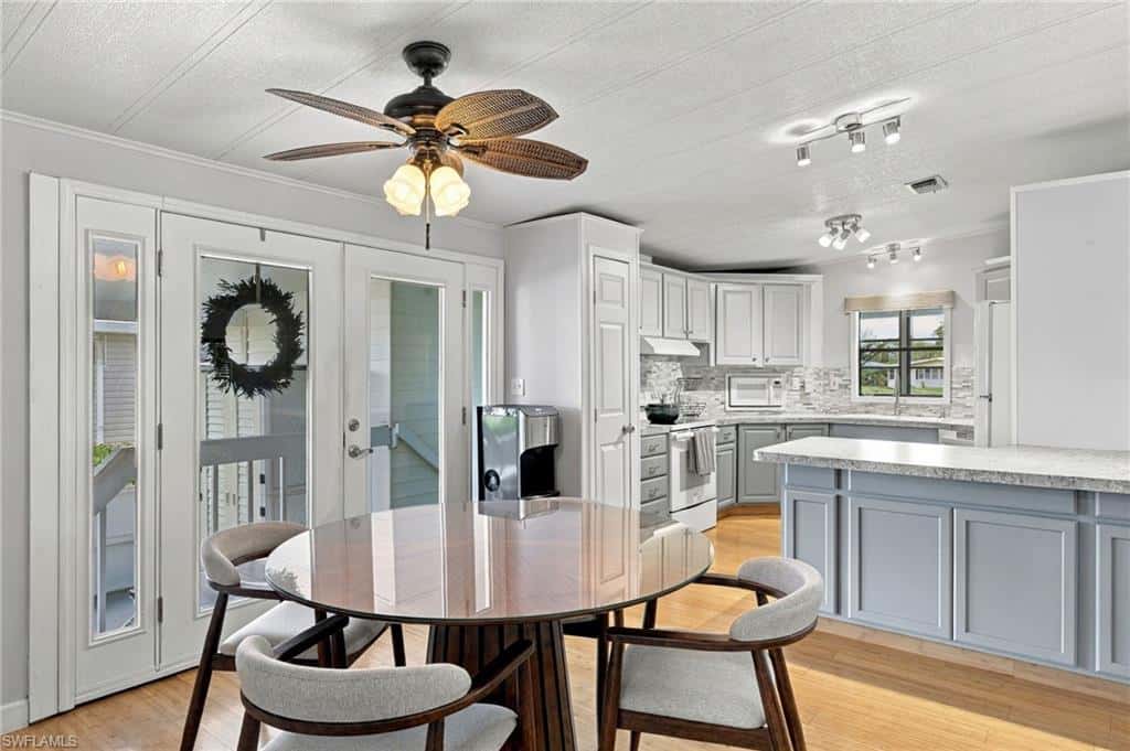 105 Calais Ct, Naples, photo 4