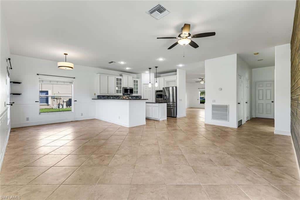 2201 Cape Heather Cir, Cape Coral, photo 8