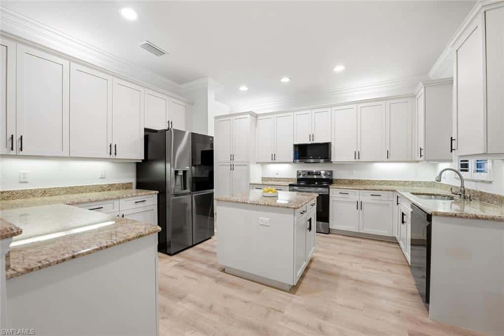 6550 Marbella Dr, Naples, photo 4