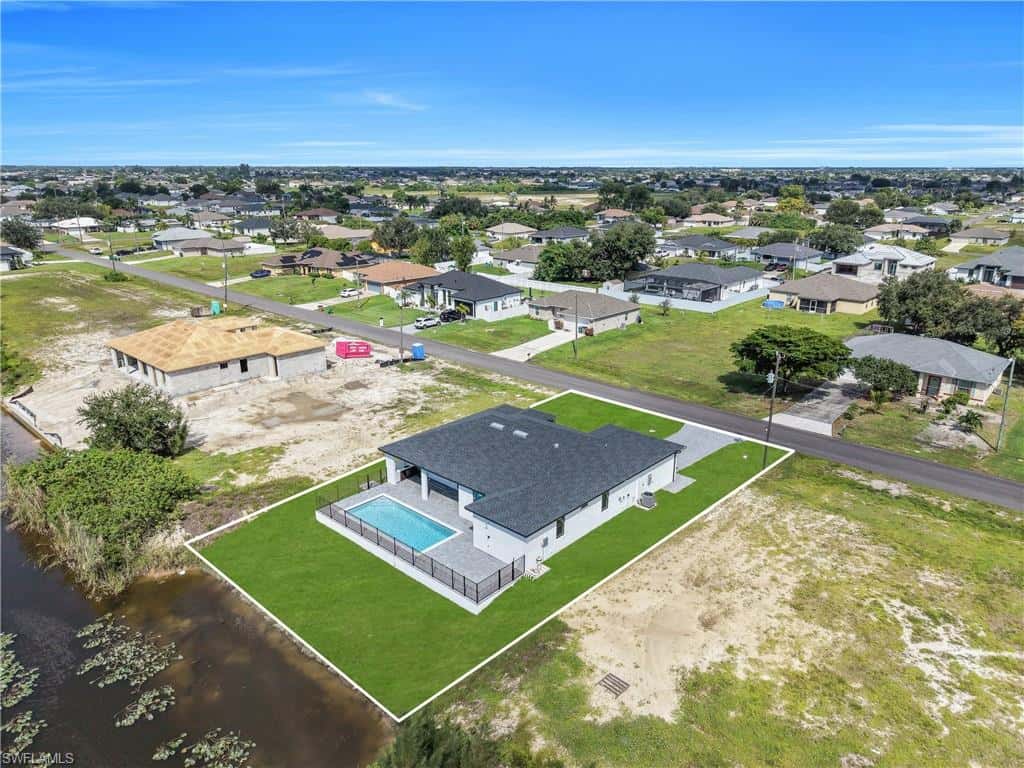 928 1st Pl, Cape Coral, photo 37
