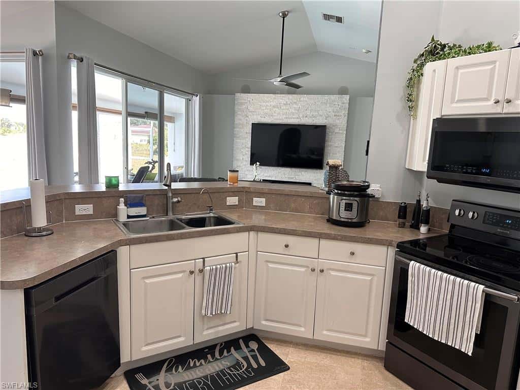 1717 Abbott Ave, Lehigh Acres, photo 15