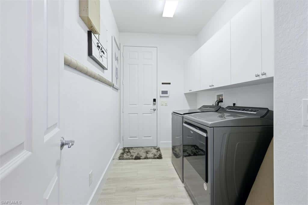 8910 Paseo De Valencia St, Fort Myers, photo 38