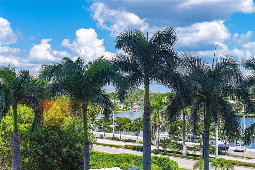 4501 Gulf Shore Blvd #404, Naples, photo 17