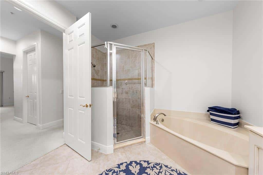 3142 Aviamar Cir #2104, Naples, photo 32