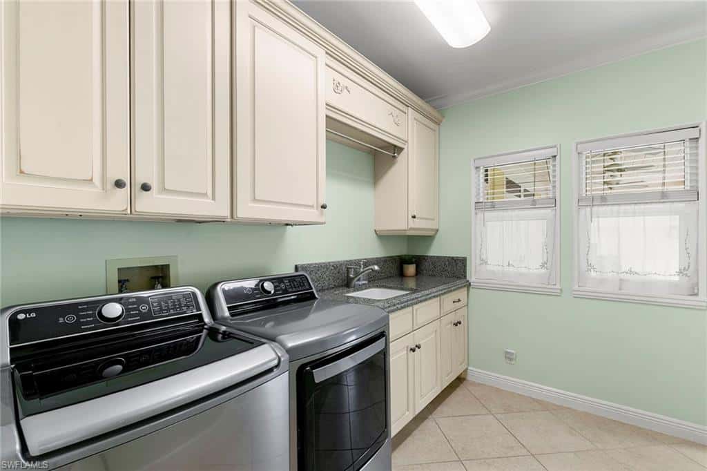 6460 Hidden Oaks Ln, Naples, photo 41