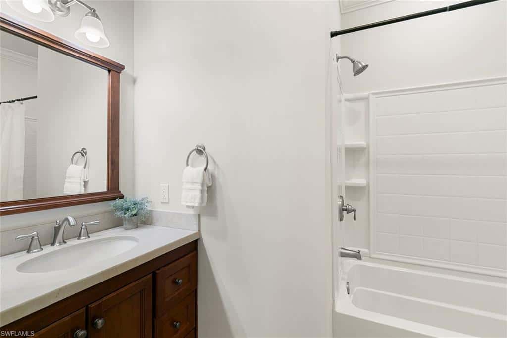 6460 Hidden Oaks Ln, Naples, photo 37