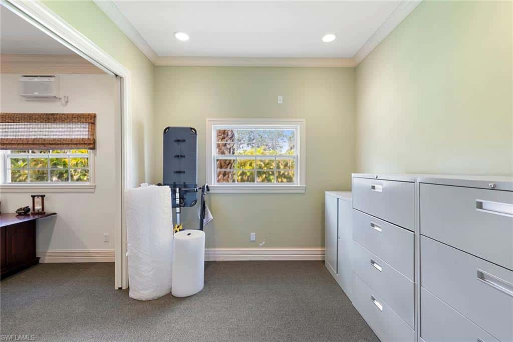 6460 Hidden Oaks Ln, Naples, photo 29