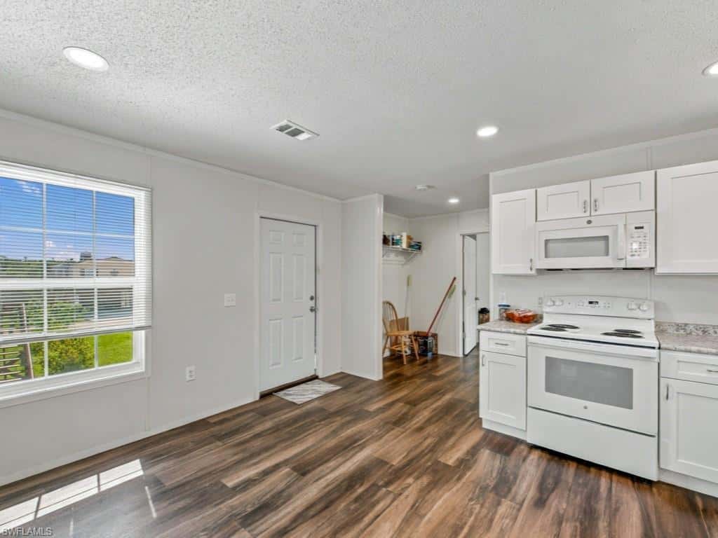 775 Copeland Ave, Everglades City, photo 11