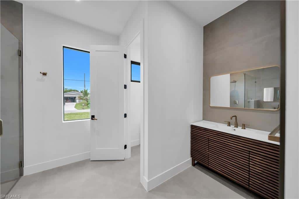 1505 24th Ter, Cape Coral, photo 4