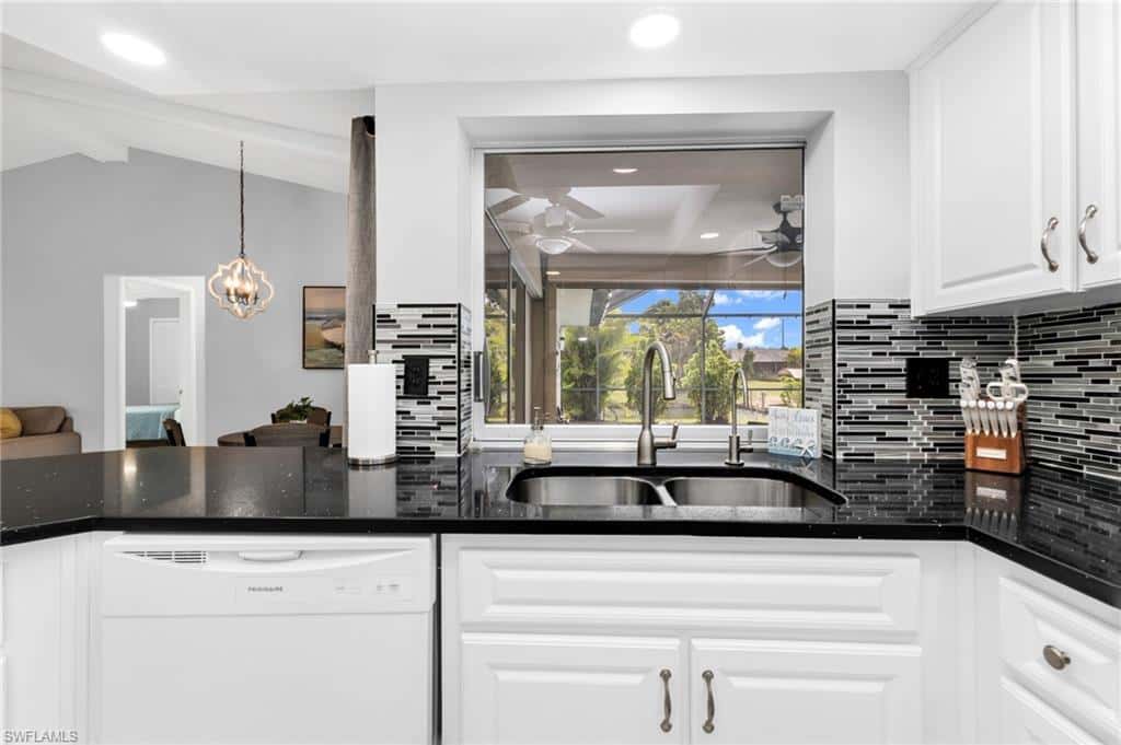 216 30th Ter, Cape Coral, photo 9