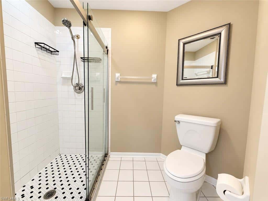 517 Windsor Sq #201, Naples, photo 16