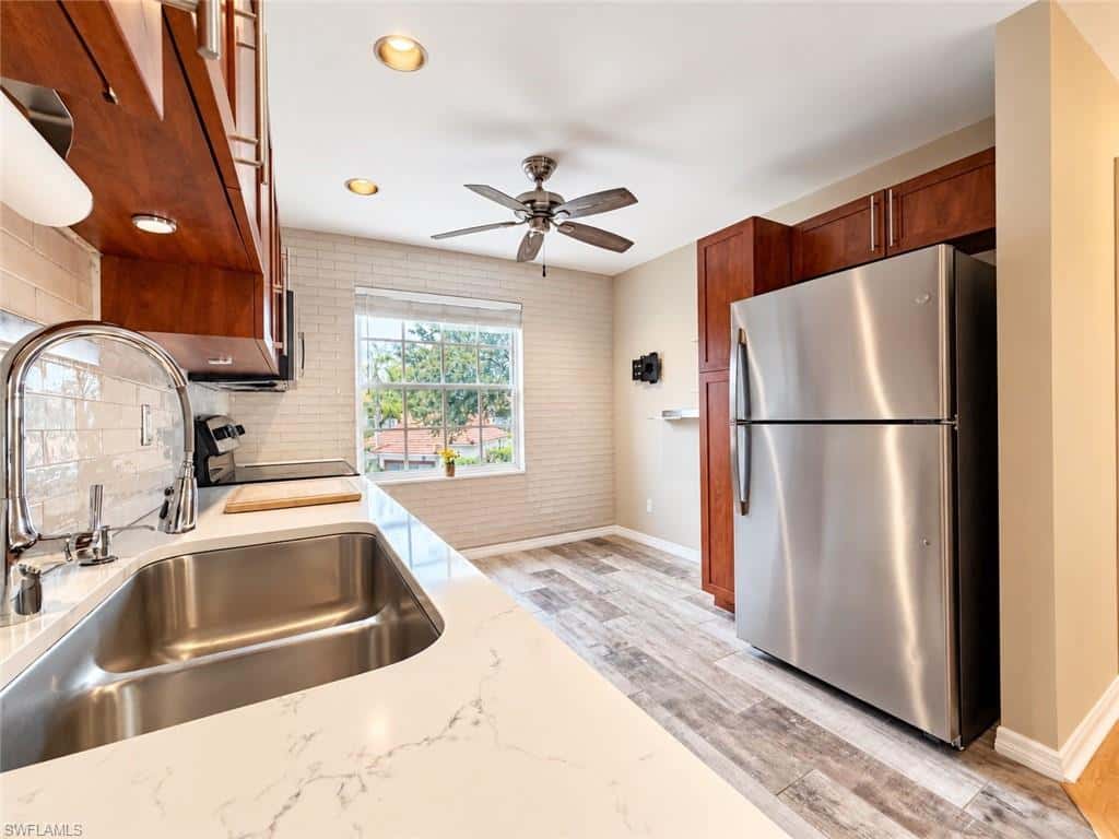 517 Windsor Sq #201, Naples, photo 7