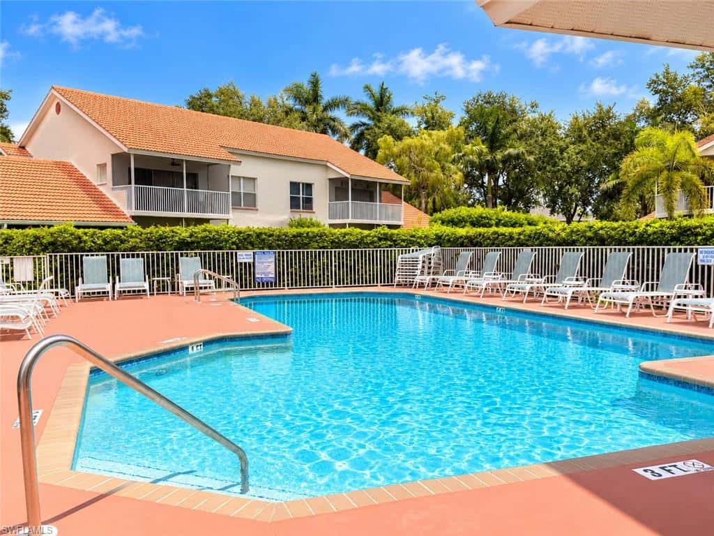 517 Windsor Sq #201, Naples, photo 4