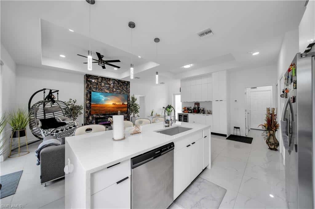 6131 Laurelwood Dr, Fort Myers, photo 9