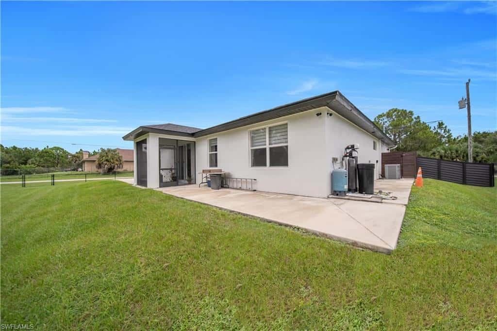 6131 Laurelwood Dr, Fort Myers, photo 30