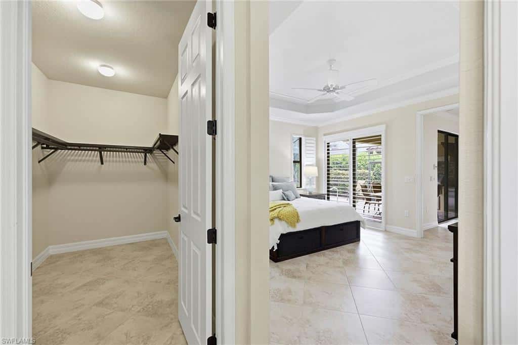 2946 Aviamar Cir, Naples, photo 16