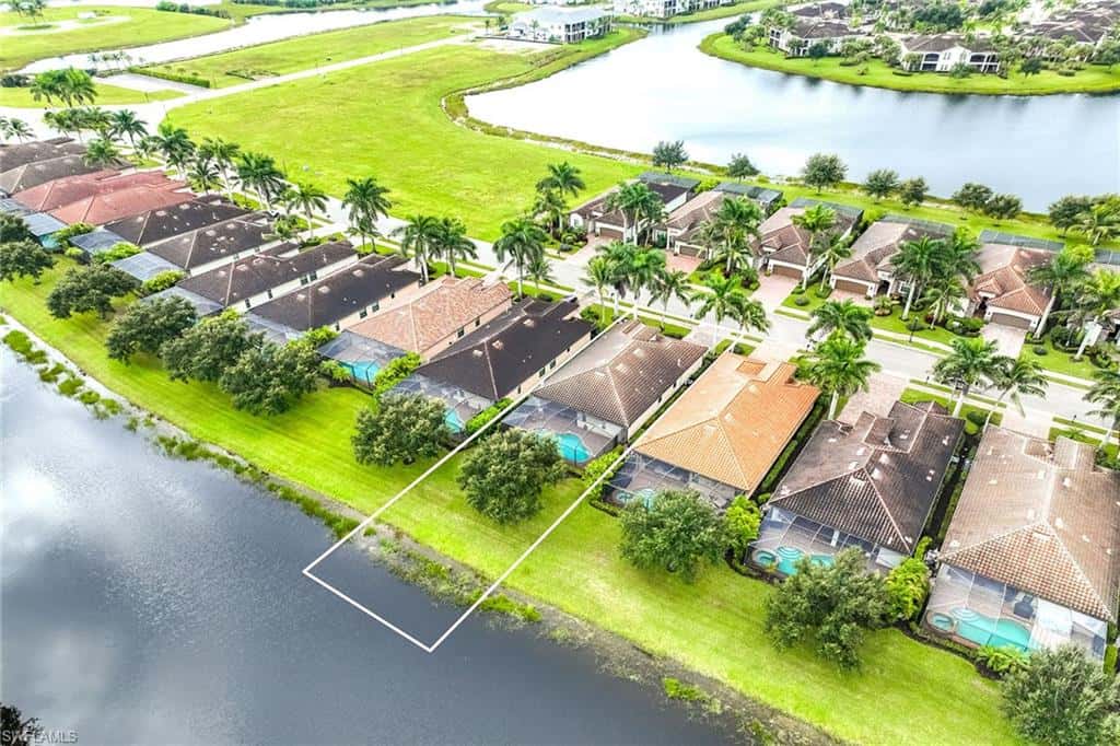 2946 Aviamar Cir, Naples, photo 32