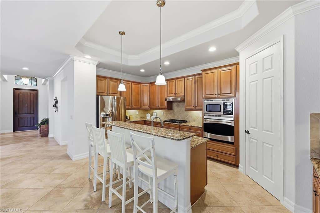 2946 Aviamar Cir, Naples, photo 10