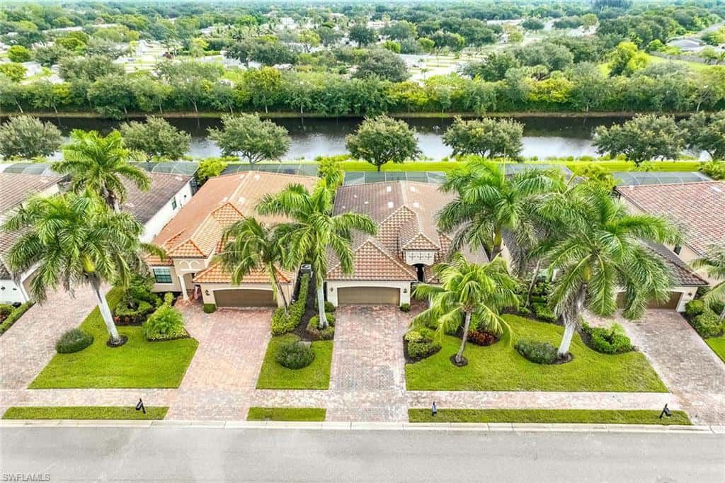 2946 Aviamar Cir, Naples, photo 31