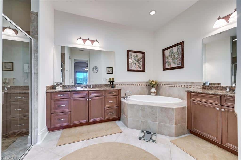 7587 Moorgate Point Way, Naples, photo 38